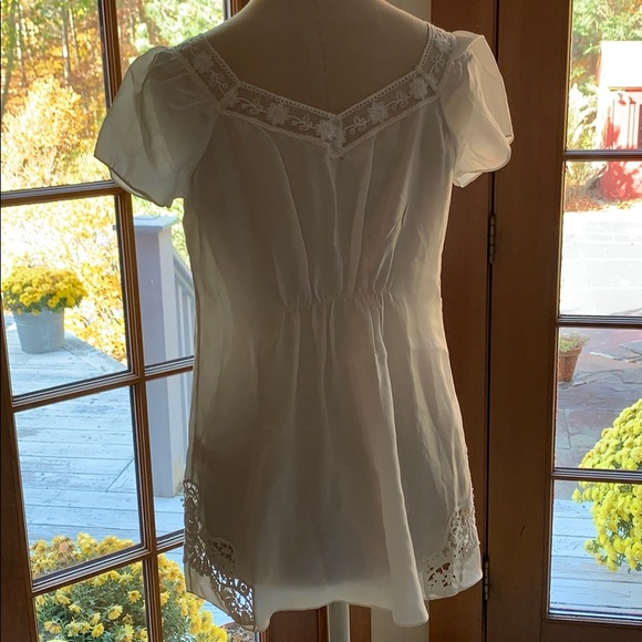 Rebecca Taylor Delicate Silk Ivory Lace Trimmed Top, size 4 - Picture 7 of 12